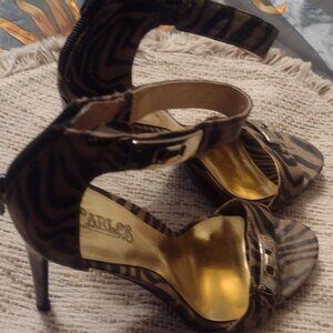 NWT Zebra print leather strappy heels with gold accents buckles. Beautiful ❤️❤️